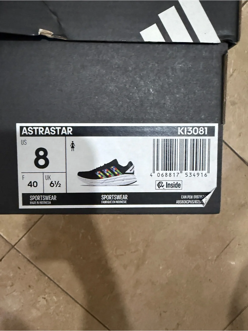 FIFA World Cup 2026 staff/volunteer shoes